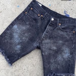 Levis 501 shorts size 31